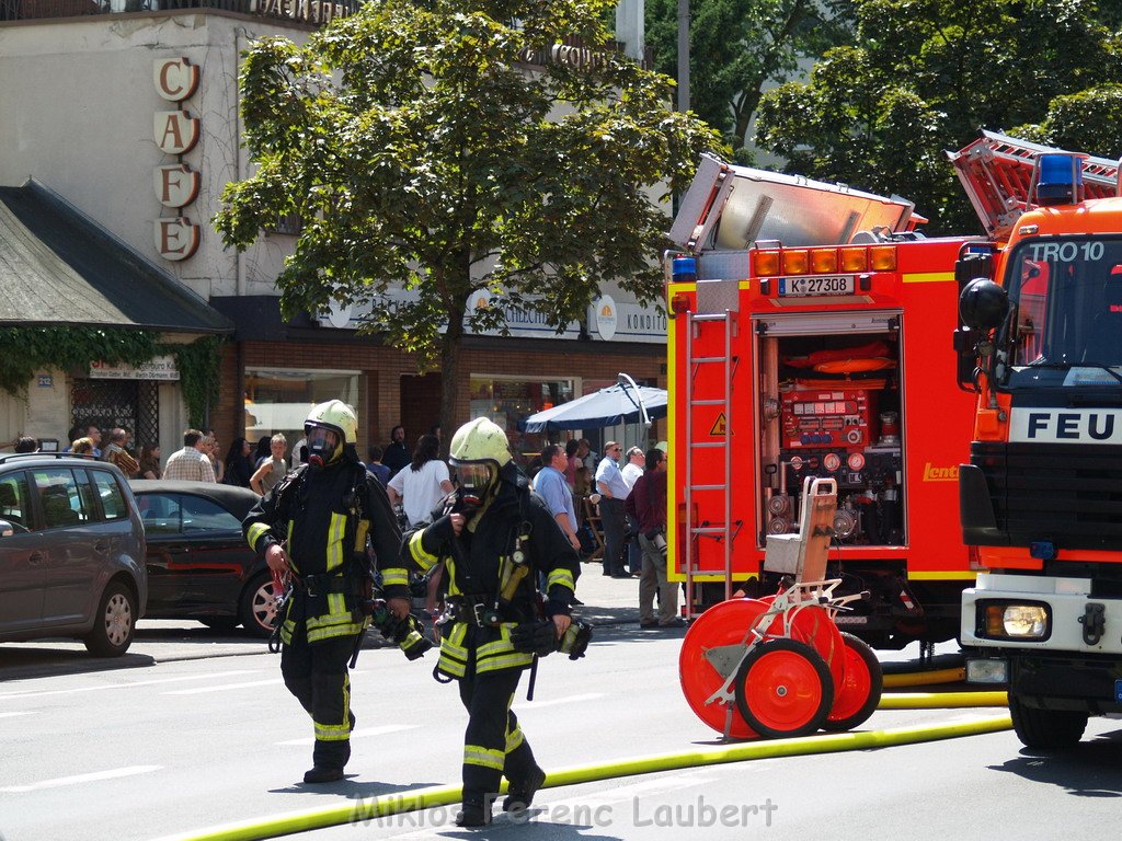 Dachstuhlbrand Koeln Kalk Kalker Hauptstr   P228.JPG